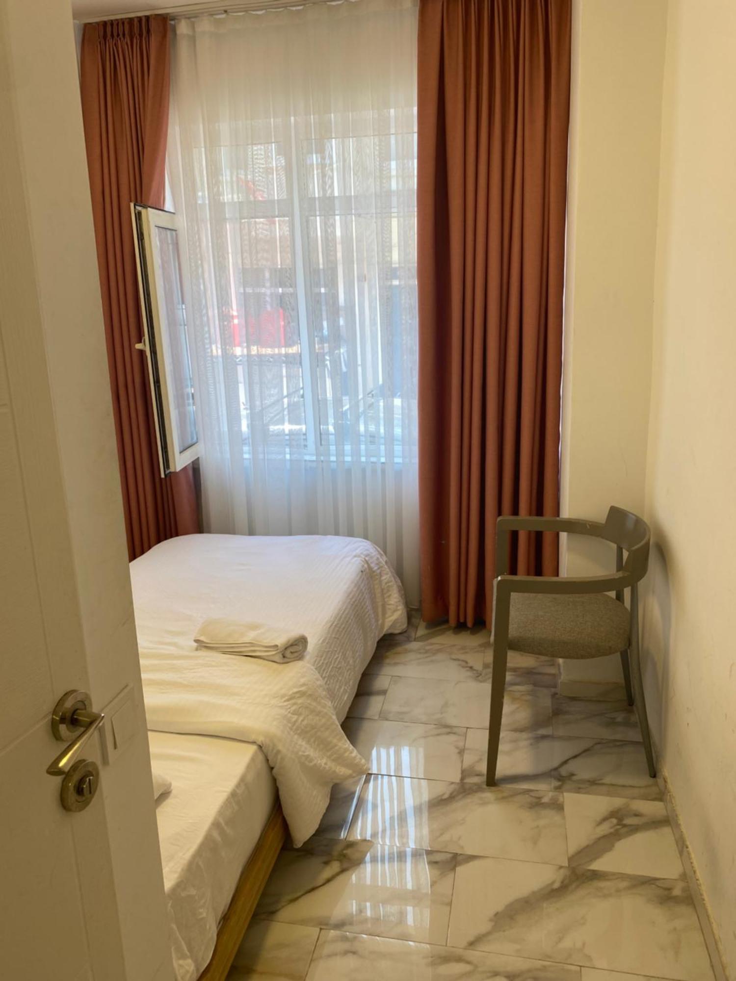 Yenikapi Hotel Istanbul Bagian luar foto